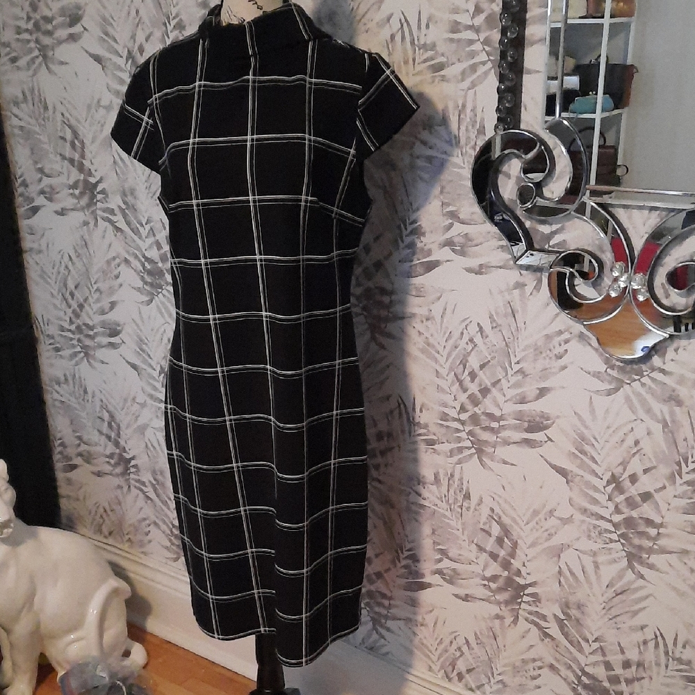 H&M Black and White Checkered Midi Dress